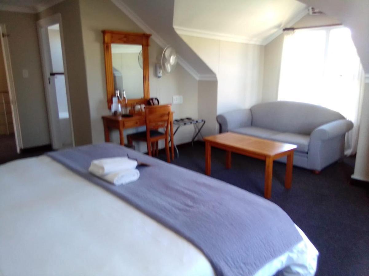 Blue Bay Lodge Saldanha Bay Екстер'єр фото