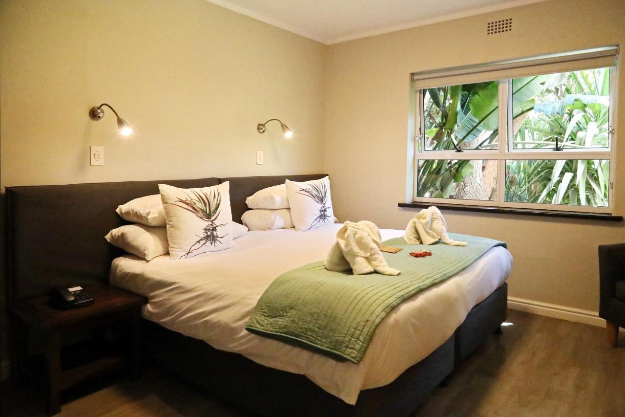 Blue Bay Lodge Saldanha Bay Екстер'єр фото