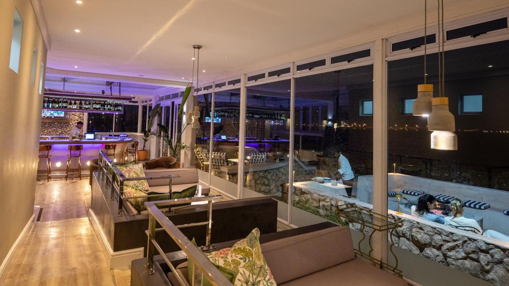 Blue Bay Lodge Saldanha Bay Екстер'єр фото